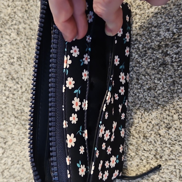 Kate Spade Wallet - Picture 4 of 5